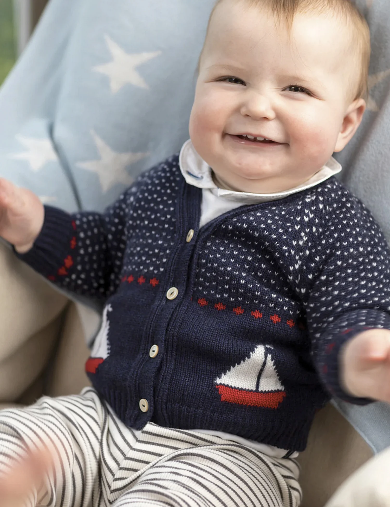 Cashmere Boat Motif Cardigan in Blackberry/Swan White - Image 3
