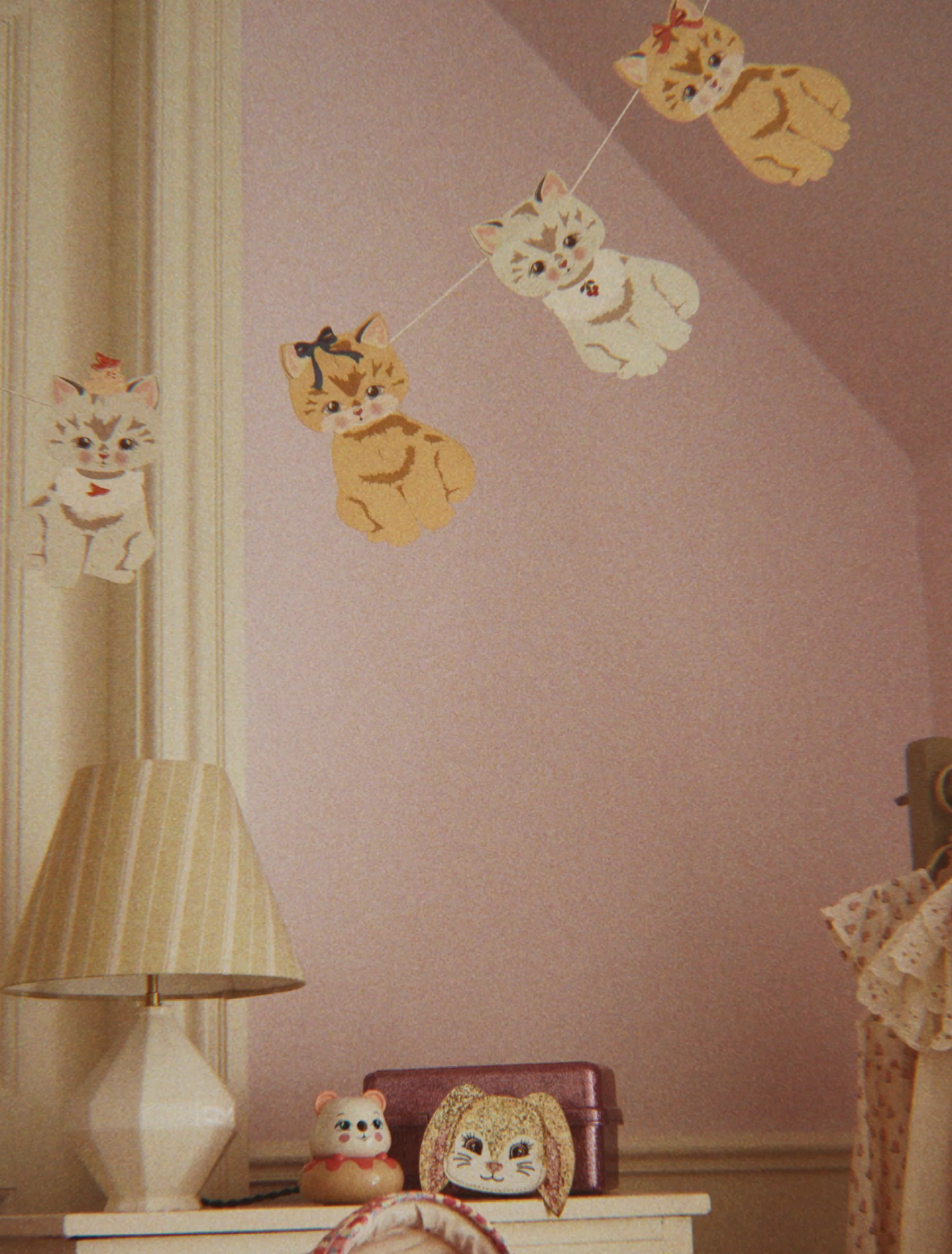 Cutie Garland in Cat - Image 4