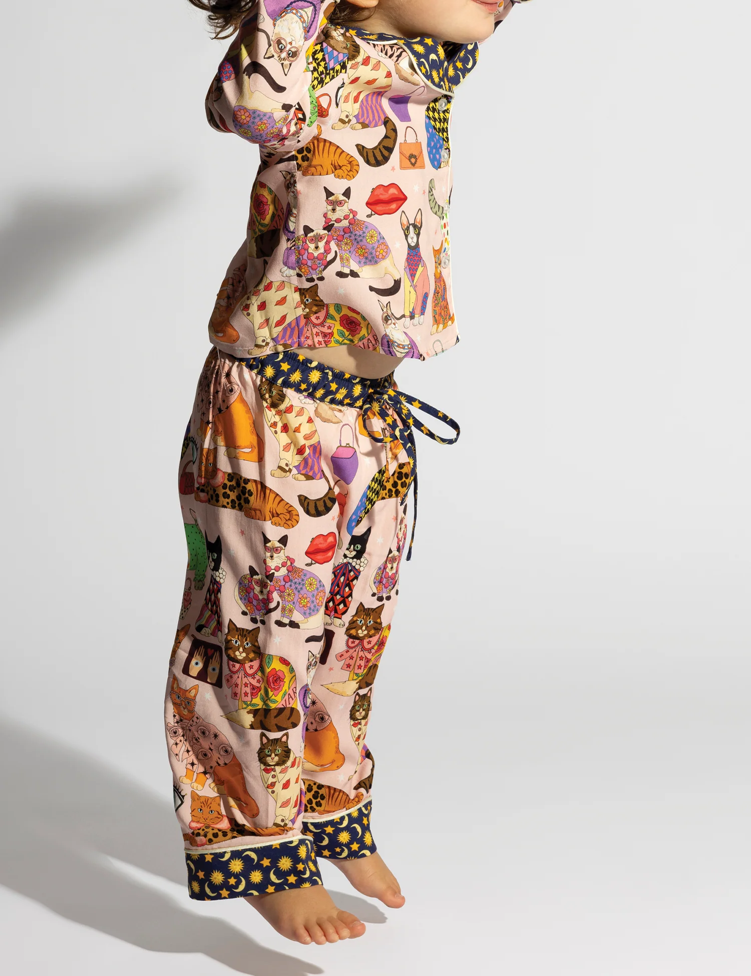 Kids Pajama Set in Fashion Cats - Image 4