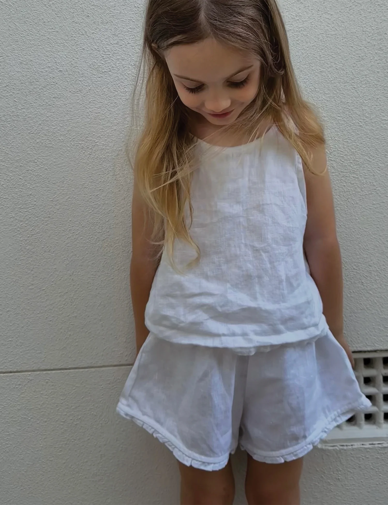 Linen Frill Shorts in White Linen - Image 4