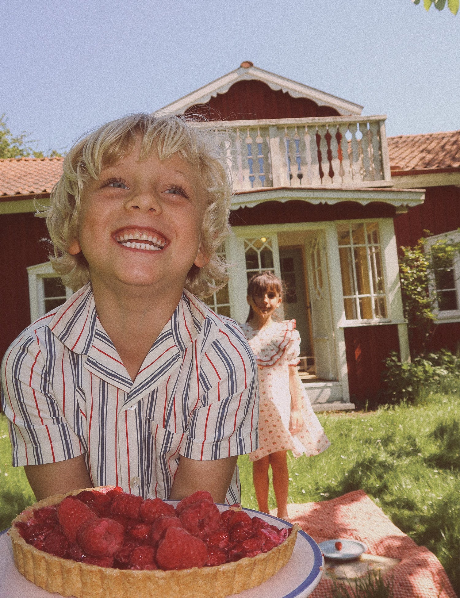 Miles SS Shirt in Red/Blue Stripes - Image 3