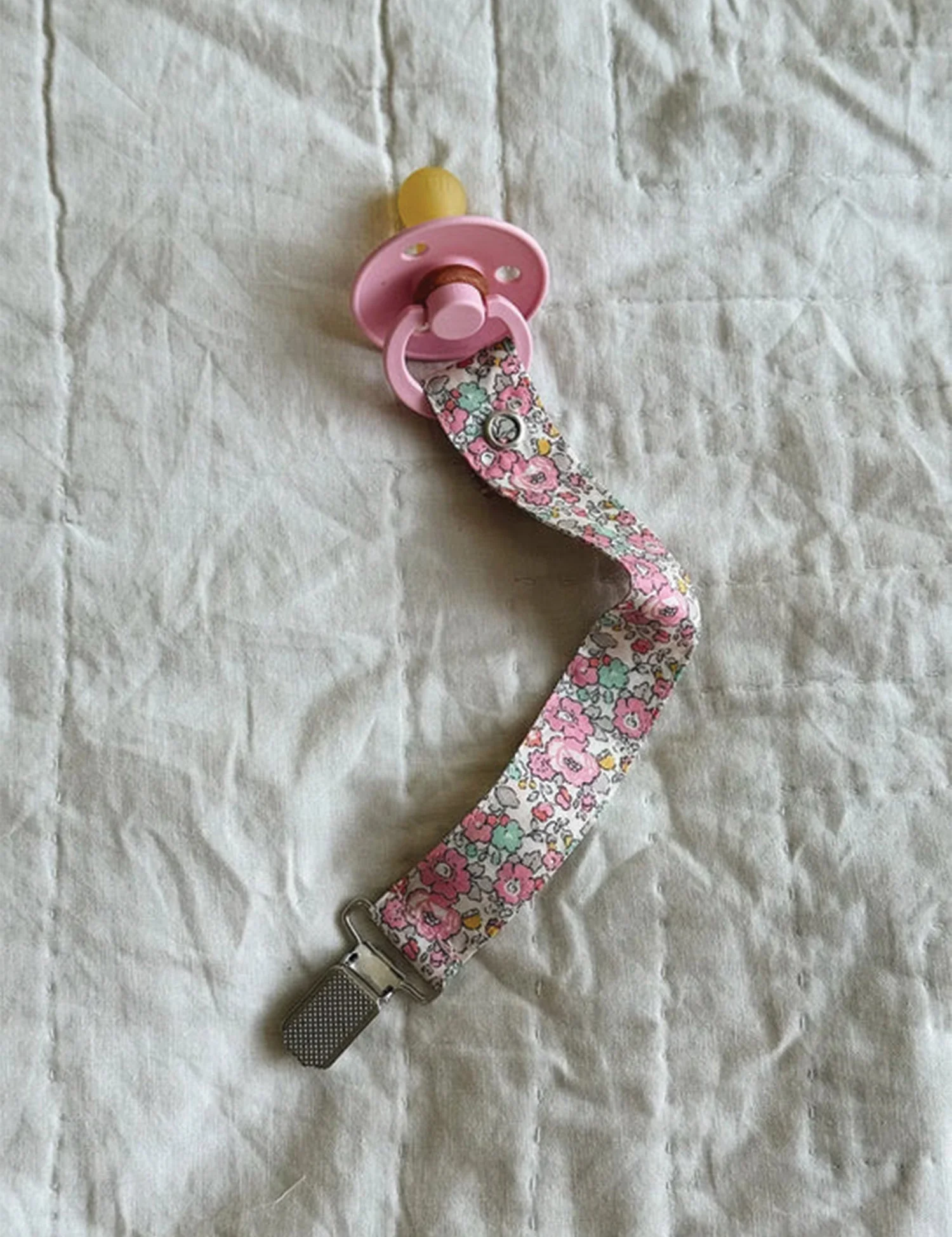 Pacifier Clip in Pink Betsy - Image 3