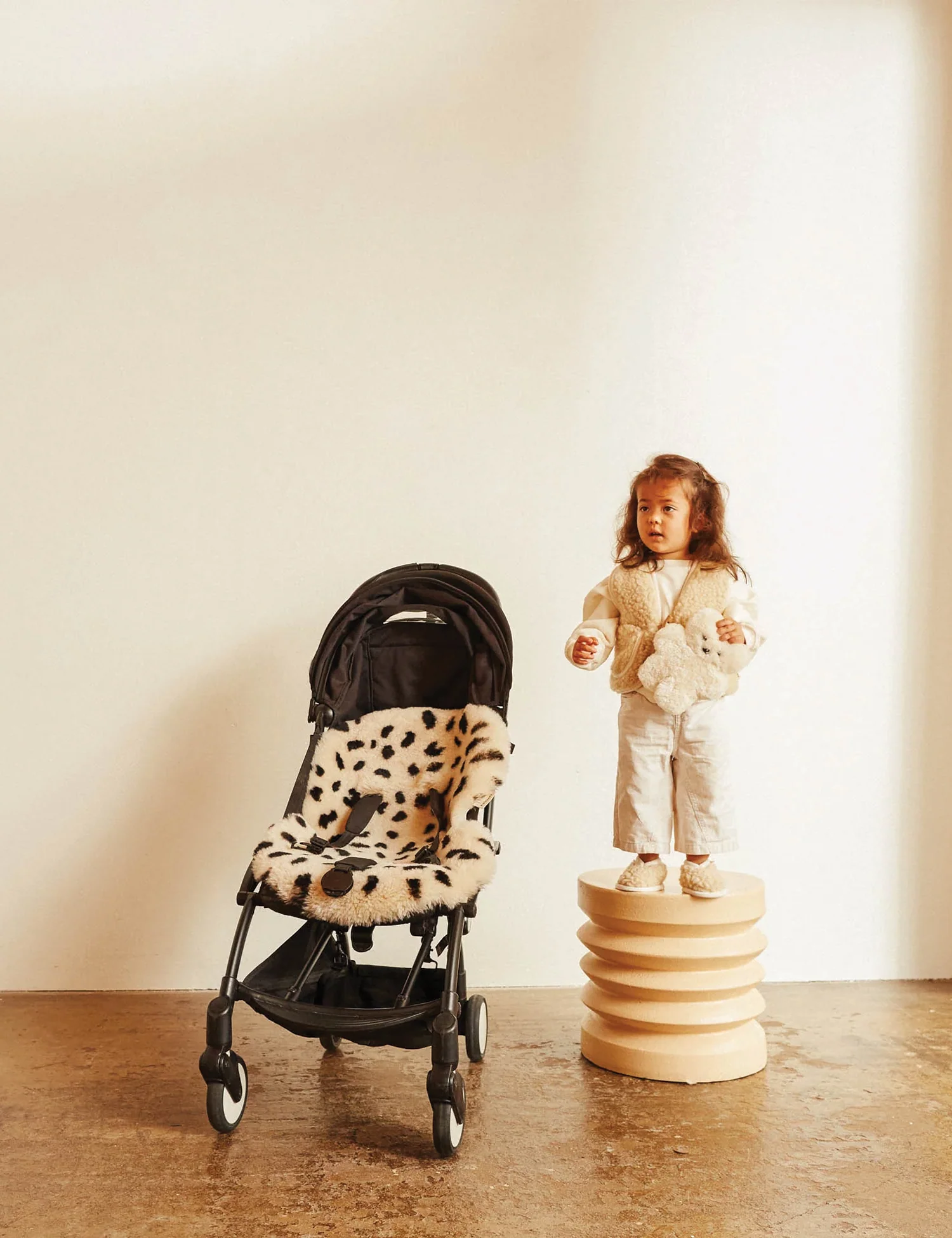 Sheepskin Snuggler in Leopard Peanut - Image 2