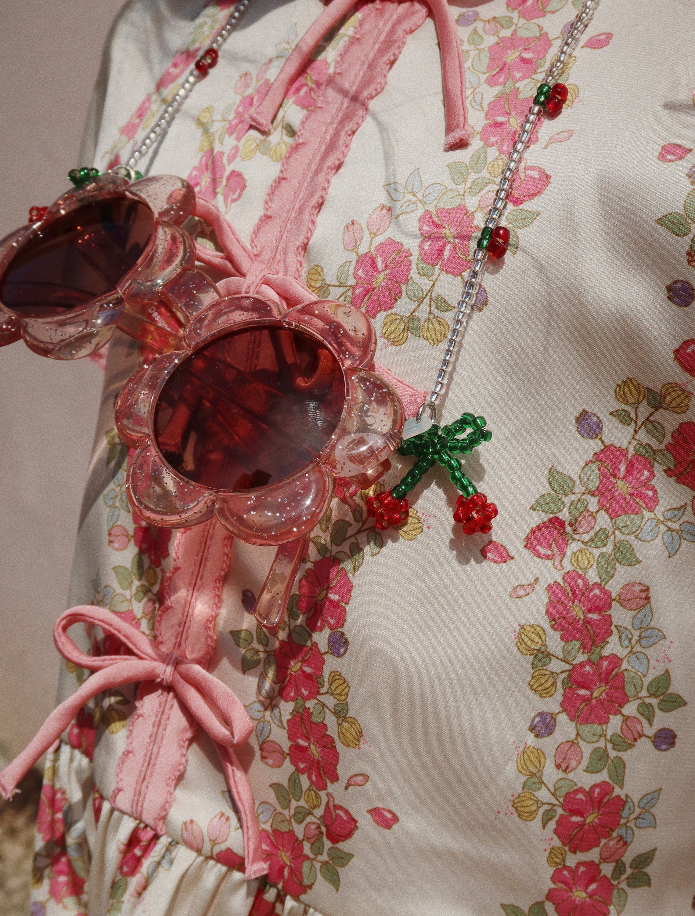 Sunglasses Bead Chain Cherry in Multi - Image 5
