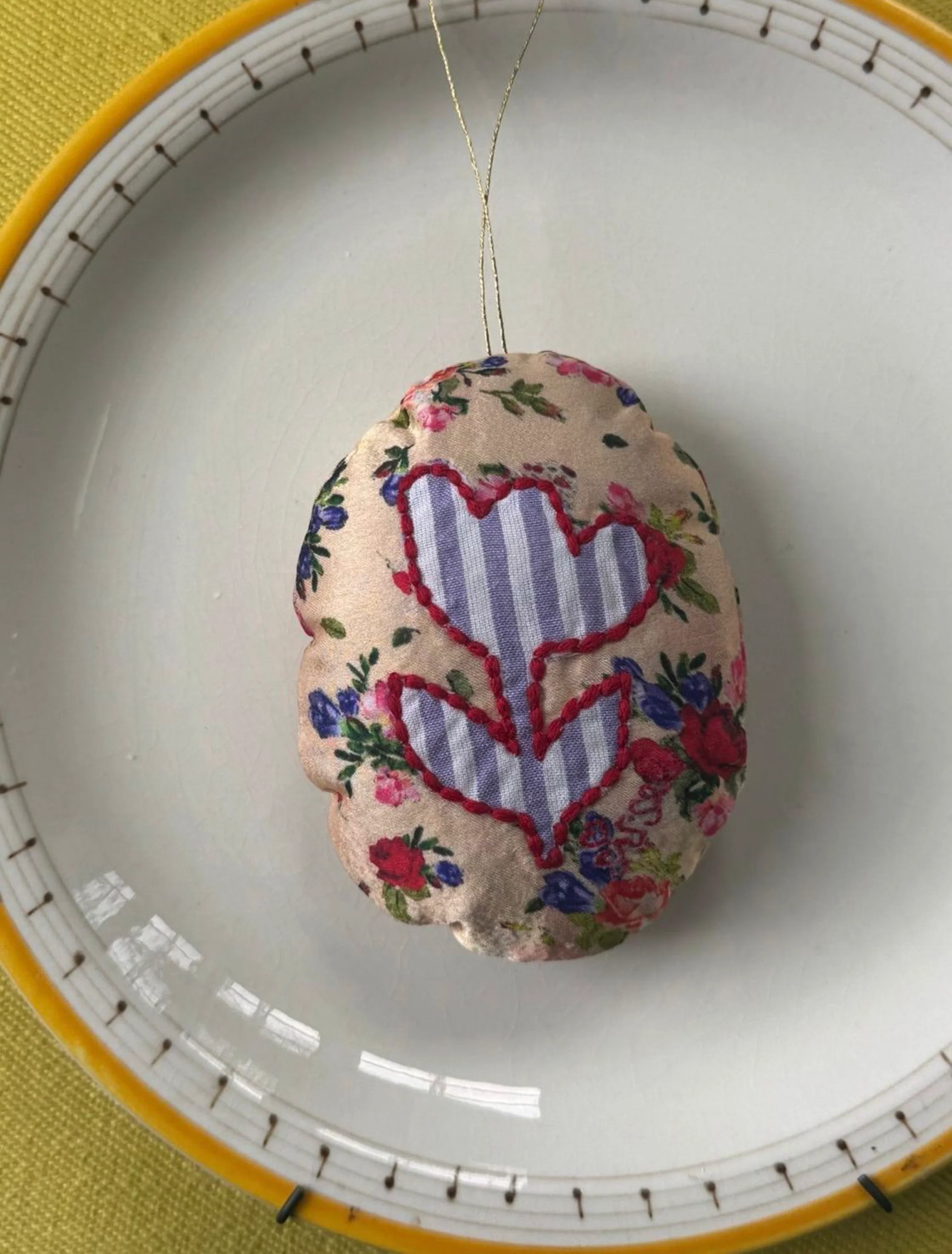 Vera Easter Egg Ornament in Golden Floral - Image 5